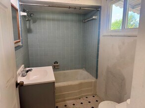 108 Robert E Lee in San Antonio, TX - Building Photo - Building Photo