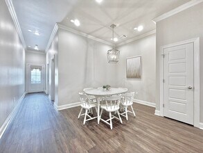 8149 Village Lake Ave in Baton Rouge, LA - Building Photo - Building Photo
