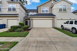 3728 American Holly Rd in Jacksonville, FL - Building Photo