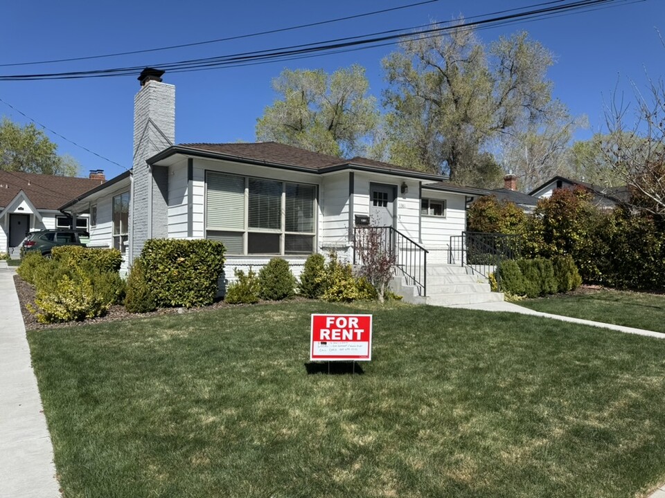 1381 Gordon Ave in Reno, NV - Building Photo