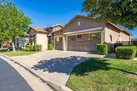 24268 Owl Ct in Corona, CA - Foto de edificio - Building Photo