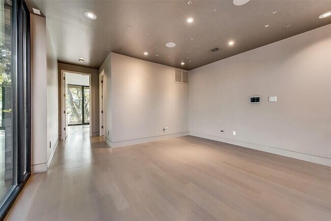 4236 Glenwood Ave in Dallas, TX - Building Photo - Building Photo