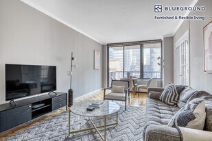 150 E 57th St in New York, NY - Building Photo