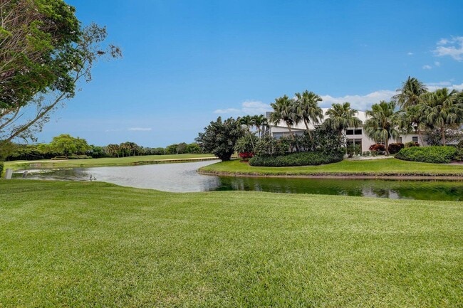 5660 Piping Rock Dr in Boynton Beach, FL - Building Photo - Building Photo