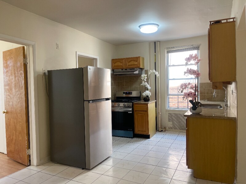 98 Bristol St in Brooklyn, NY - Building Photo