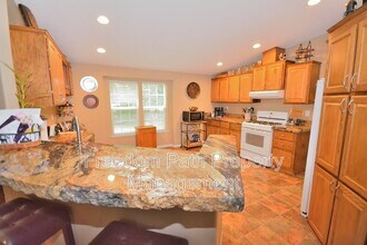 392 Beers Humbird Rd in Sagle, ID - Building Photo - Building Photo
