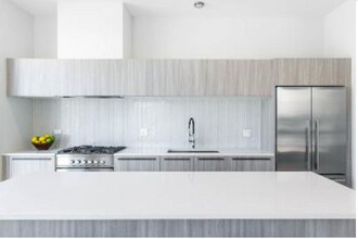 1607 W Le Moyne St in Chicago, IL - Building Photo - Building Photo