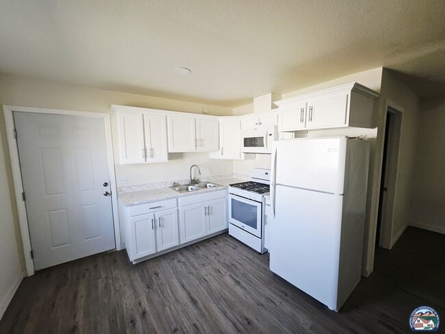 property at 809 Rose Ave