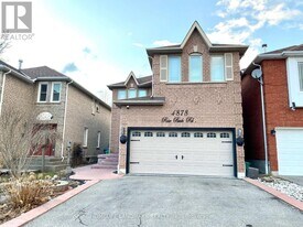 4878 Rosebush Rd in Mississauga, ON - Building Photo