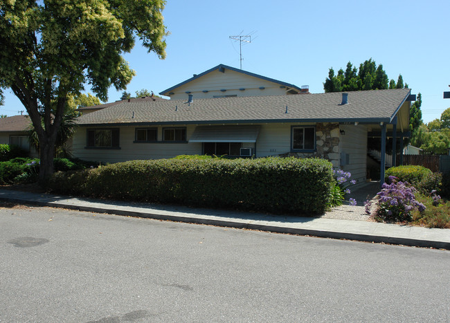 883 Gallatin Dr in Santa Clara, CA - Building Photo - Building Photo