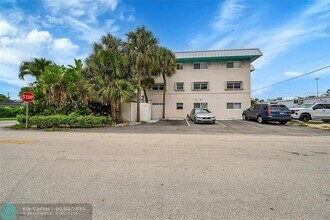 2715 NE 49th St in Fort Lauderdale, FL - Building Photo - Building Photo