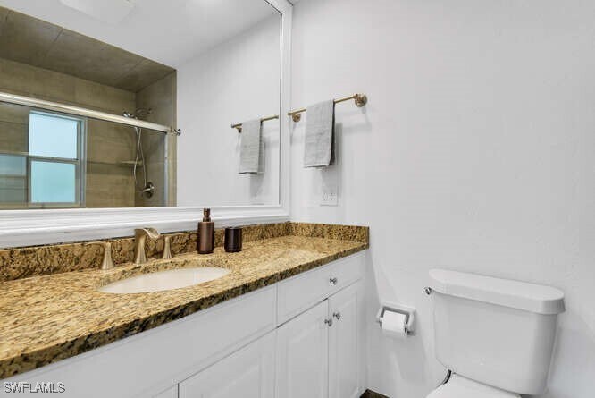 637 103rd Ave N in Naples, FL - Building Photo