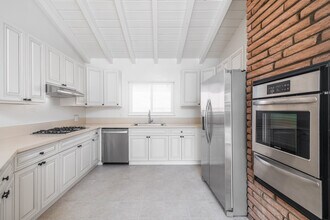 4104 Via Largavista in Palos Verdes Peninsula, CA - Foto de edificio - Interior Photo