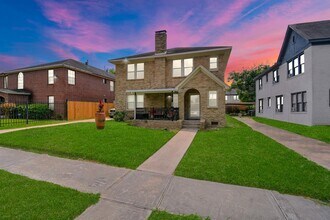 2622 Rosedale St in Houston, TX - Building Photo - Building Photo