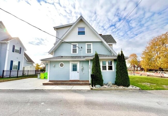 property at 37697 Mast Ct