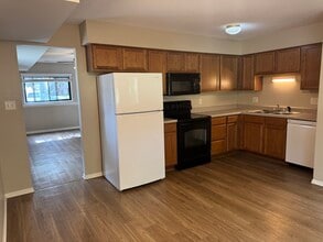 4202 Enden Ln in Des Moines, IA - Foto de edificio - Building Photo