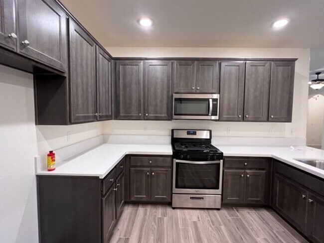 4832 W Flagstaff Ave in Visalia, CA - Building Photo - Building Photo