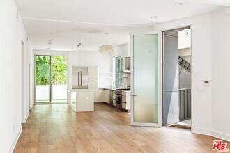 616 Croft Ave in West Hollywood, CA - Building Photo - Building Photo