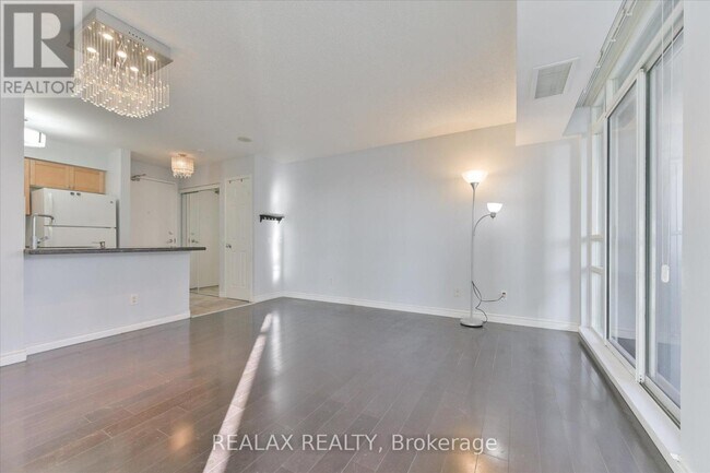 155 Beecroft Rd in Toronto, ON - Building Photo - Building Photo