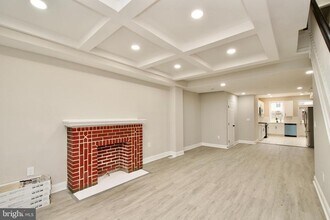 2208 Mt Royal Terrace in Baltimore, MD - Building Photo - Building Photo