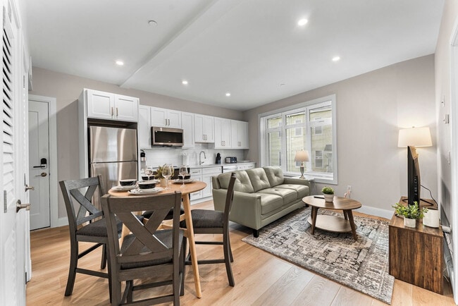 394 McGrath Hwy, Unit SI ID1364689P in Somerville, MA - Building Photo - Building Photo