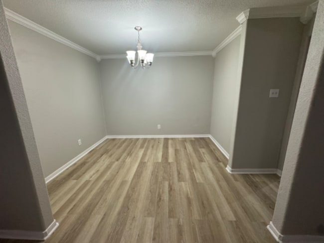 2585 Marilee Ln in Houston, TX - Building Photo - Building Photo