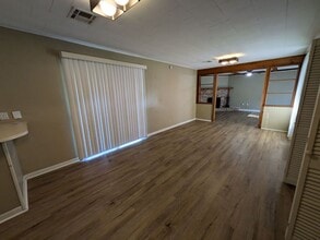 660 Enfield Ln in Beaumont, TX - Building Photo - Building Photo