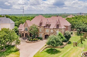 521 Coyote Rd in Southlake, TX - Foto de edificio - Building Photo