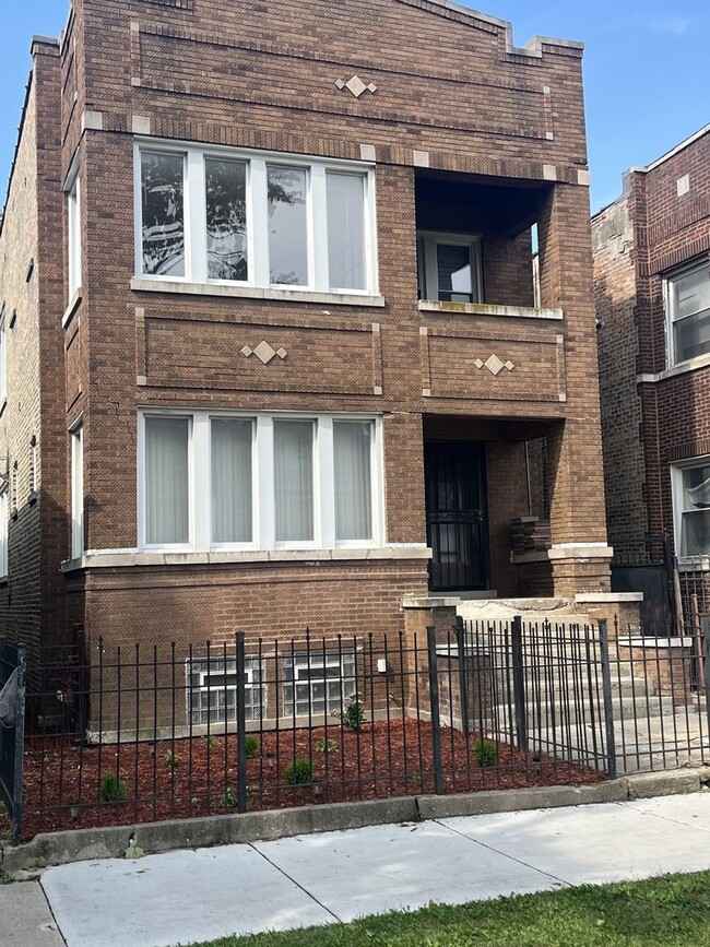 6404 S Campbell Ave in Chicago, IL - Building Photo - Building Photo