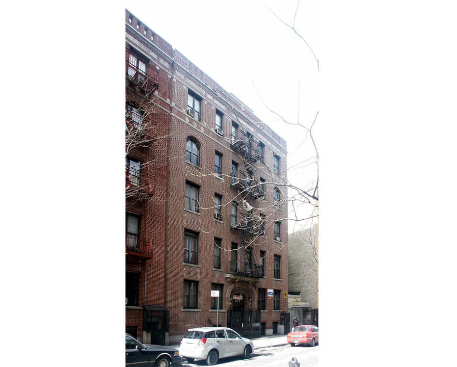 2473 Davidson Ave in Bronx, NY - Building Photo