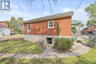 15 Lawrence Ave in Guelph, ON - Building Photo - Building Photo