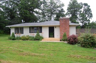 5 James St in Washingtonville, NY - Building Photo