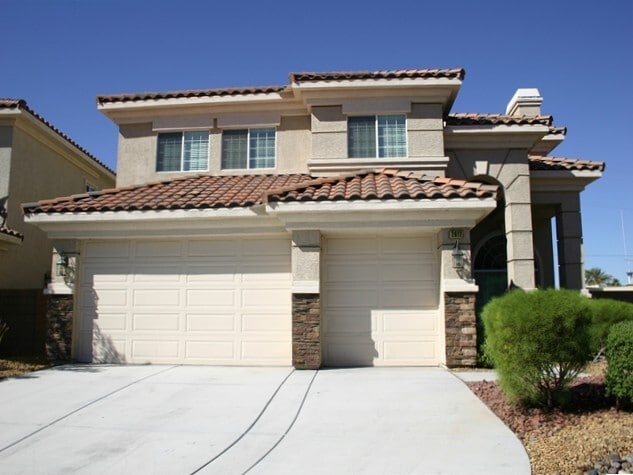 property at 2812 E Gables Vale Ct