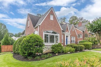 1189 Reeder Cir NE in Atlanta, GA - Building Photo - Building Photo