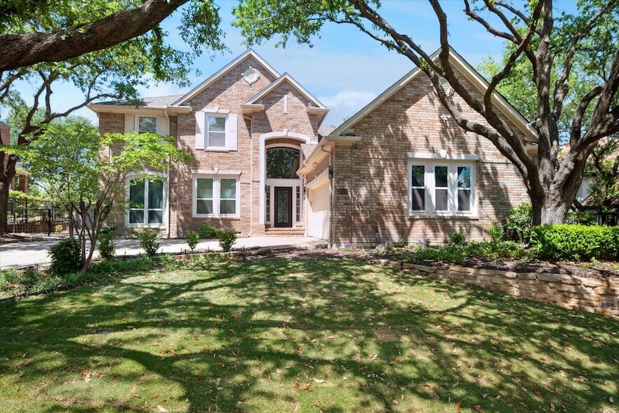 2029 Primrose Dr in Irving, TX - Building Photo