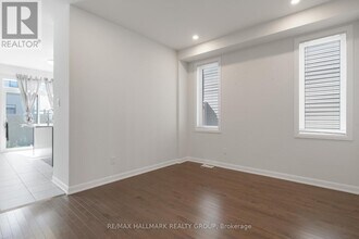 68 Ralph Erfle Wy in Ottawa, ON - Building Photo - Building Photo