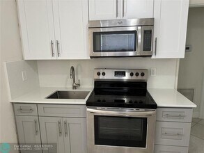 211 S F St in Lake Worth Beach, FL - Building Photo - Building Photo
