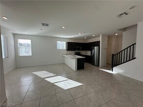 1132 Heliodor Ave in Henderson, NV - Building Photo - Building Photo