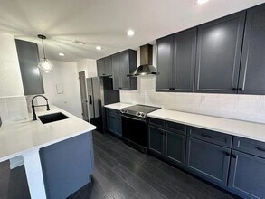 826 E Eugie Ave in Phoenix, AZ - Building Photo - Building Photo