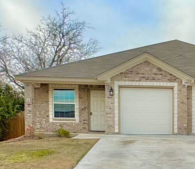 106 W Kathey Rd in Harker Heights, TX - Building Photo
