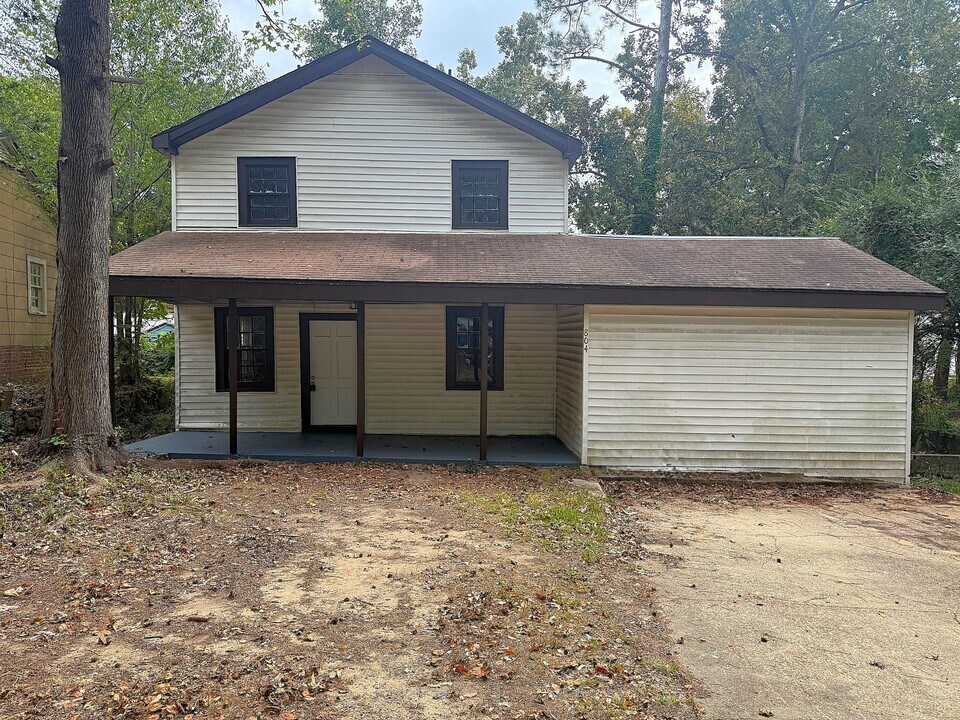 804 Blue Ridge Dr in Anniston, AL - Foto de edificio