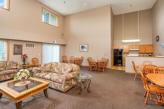 THE HIGHLANDS in St. Cloud, MN - Building Photo - Building Photo