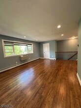 3- 22 Virginia Dr in Fair Lawn, NJ - Foto de edificio - Building Photo