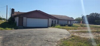 10 Richardson Rd in Edinburg, TX - Building Photo