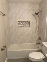 340 Winding River Dr, Unit H in Sandy Springs, GA - Foto de edificio - Building Photo