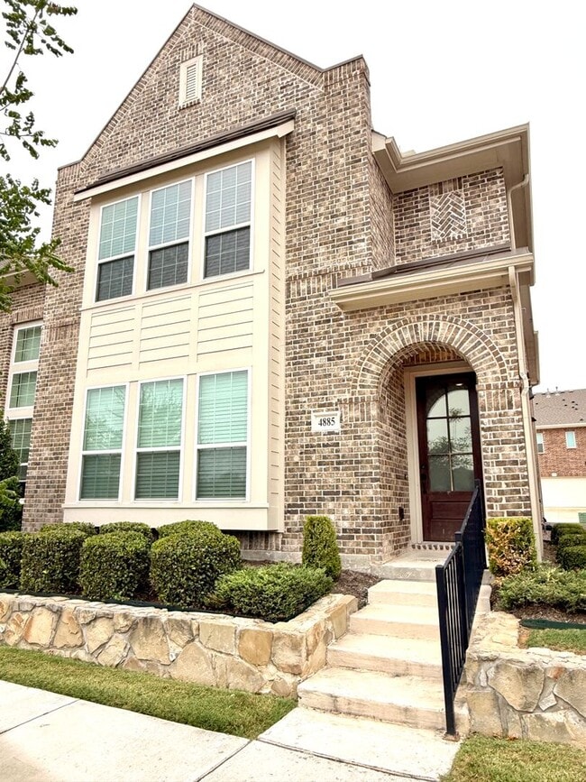 property at 4885 Ellie Ln