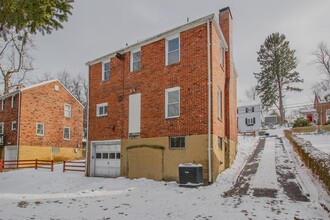 162 Spring Grove Rd in Pittsburgh, PA - Building Photo - Building Photo