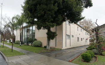 Northmont Apartments in San Bernardino, CA - Foto de edificio - Building Photo