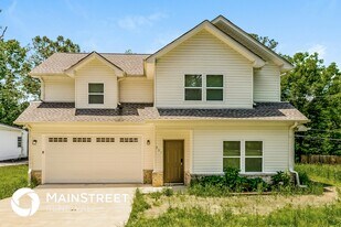 337 Grove St in Springville, AL - Building Photo