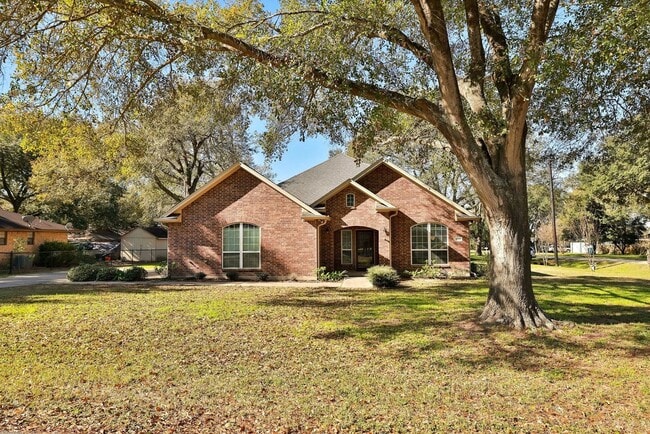 2215 Penick Rd in Waller, TX - Building Photo - Building Photo